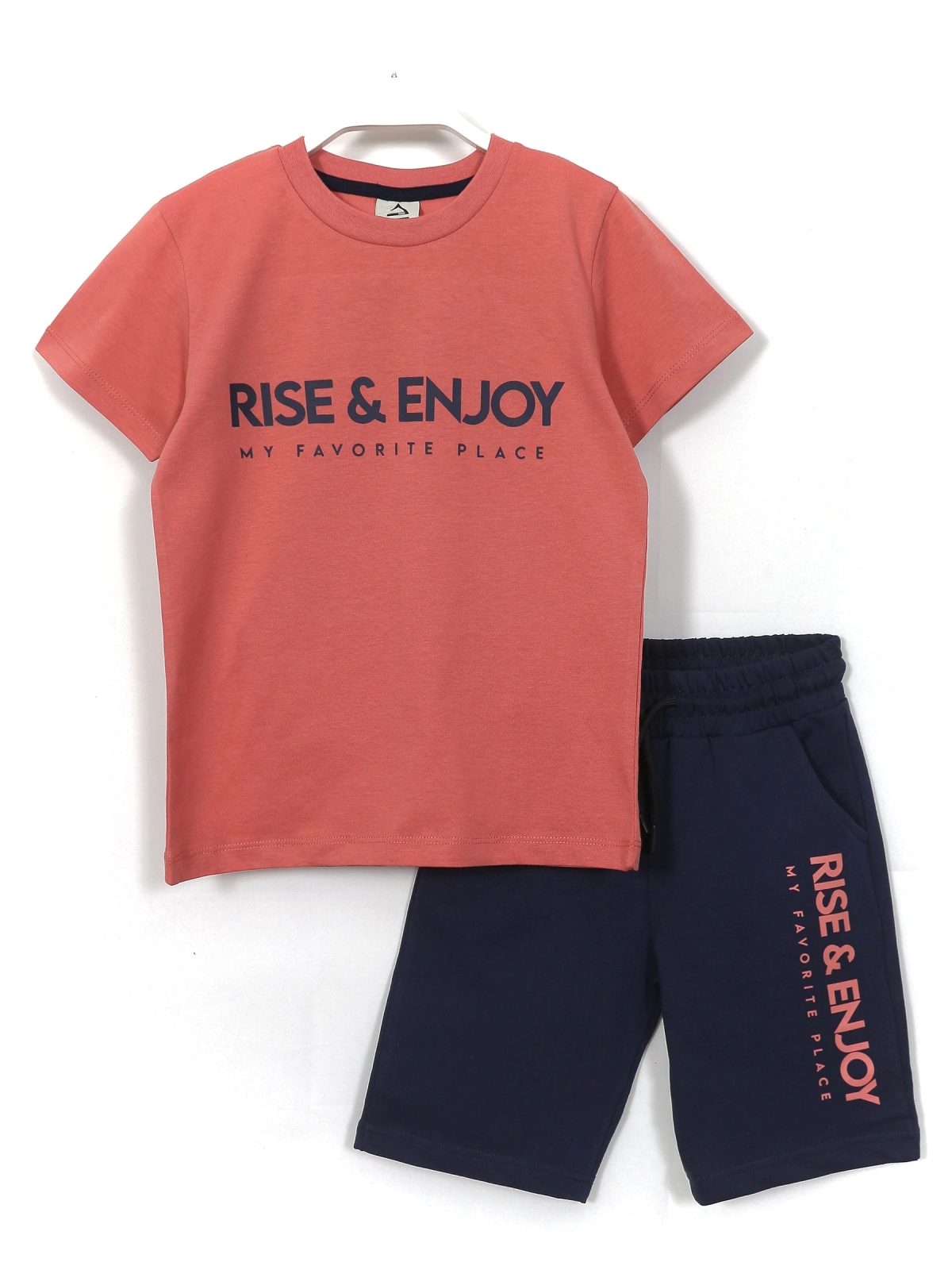 Rise & Enjoy Series Erkek Çocuk Tisört Kapri Kısa Kollu Yazlık Takım Gül Kurusu Tişört - Lacivert Kapri Ön Yüz | DobaKids